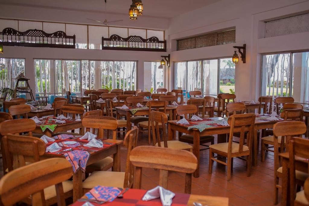 The Reef Hotel Mombasa image 4